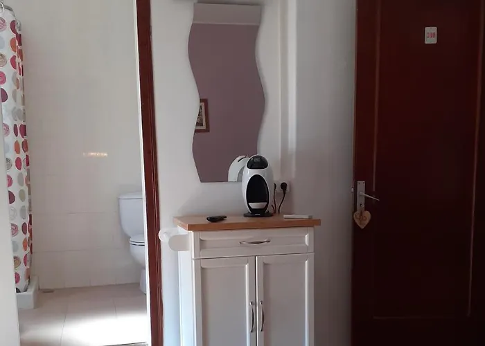 Portal 17 Tort Guest house